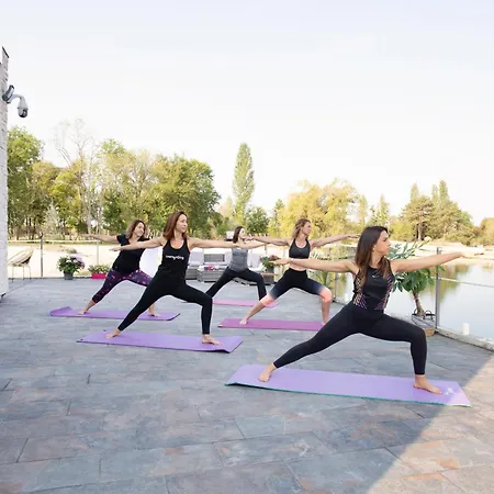 Les Etangs De La Bassee ホリデーパーク 5*