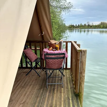 Parque de vacaciones Les Etangs De La Bassée 5*