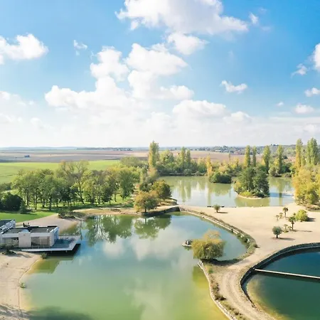 Parque de vacaciones Les Etangs De La Bassée 5*