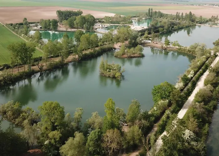 Les Etangs De La Bassee 홀리데이파크 5*