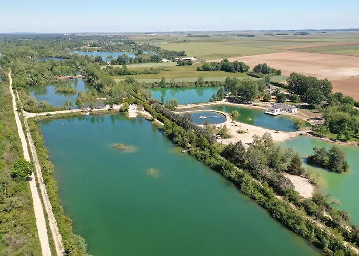 Les Etangs De La Bassee 홀리데이파크 5*