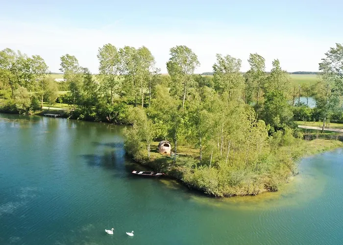 Prázdninový areál Les Etangs De La Bassee 5*